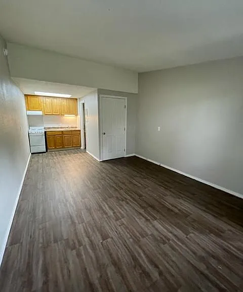 3593 Bld #9 Studio