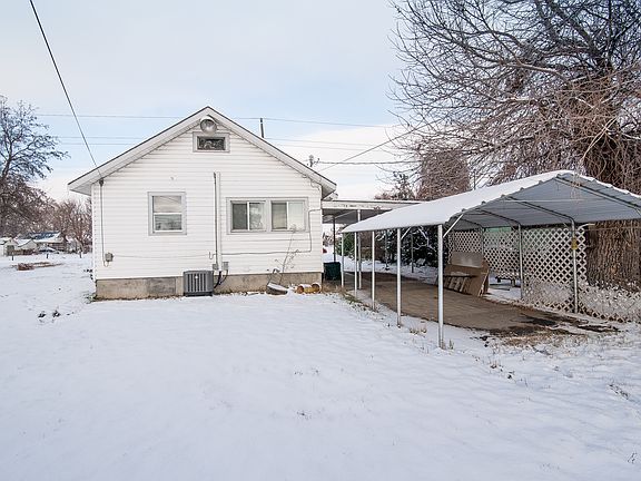 3rd image of 219 W Entiat Ave