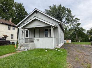 196 Beach St, Pontiac, MI 48342