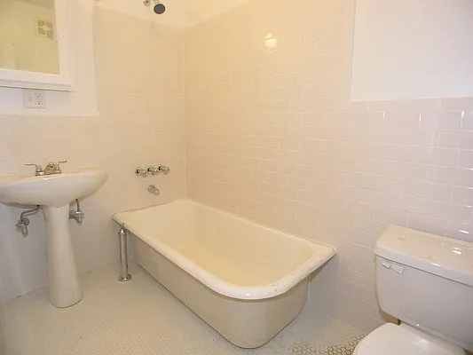 Rented by Townsley & Gay, LLC | media 11