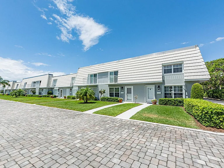 2735 Ocean Dr #A-18 — Photo 30