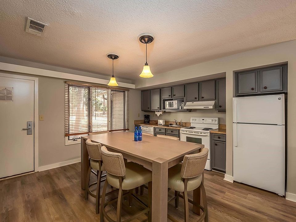 2nd image of 2137 Pine Ln