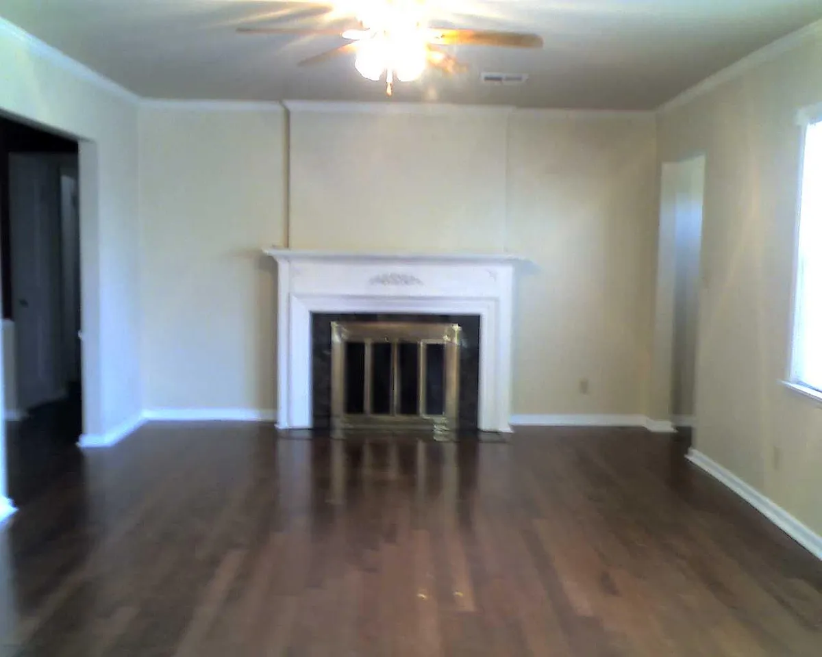 Building Photo - 119 E 26th St