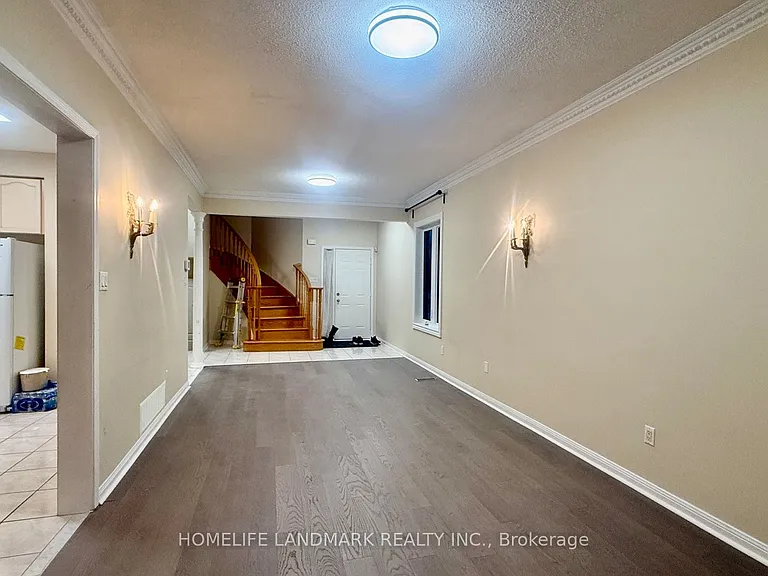 25 Grover Hill Ave — Photo 6