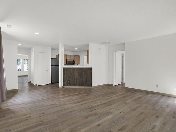 4th image of 16742 Aulton Dr