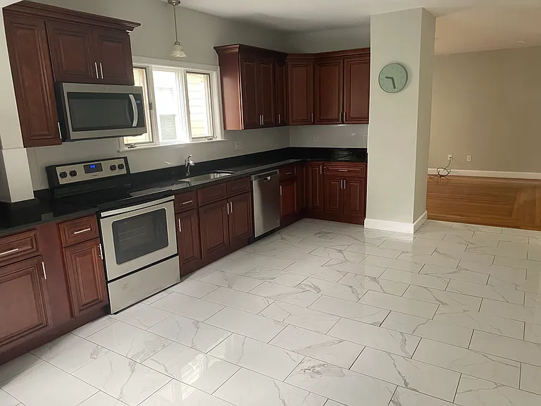 23 Bowen Ave #2 — Photo 5
