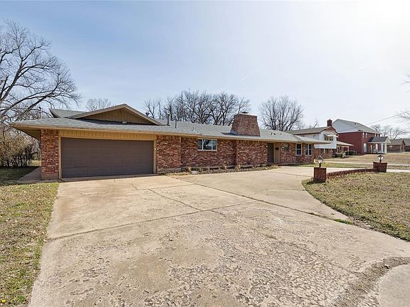 3rd image of 1444 Howard Dr
