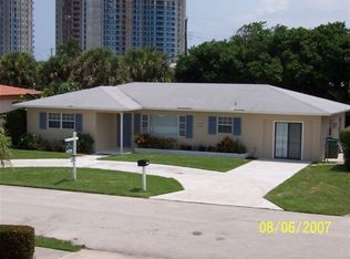 1249 Surf Rd, Riviera Beach, FL 33404