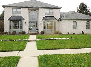 2235 Willowtree Dr, Maumee, OH 43537