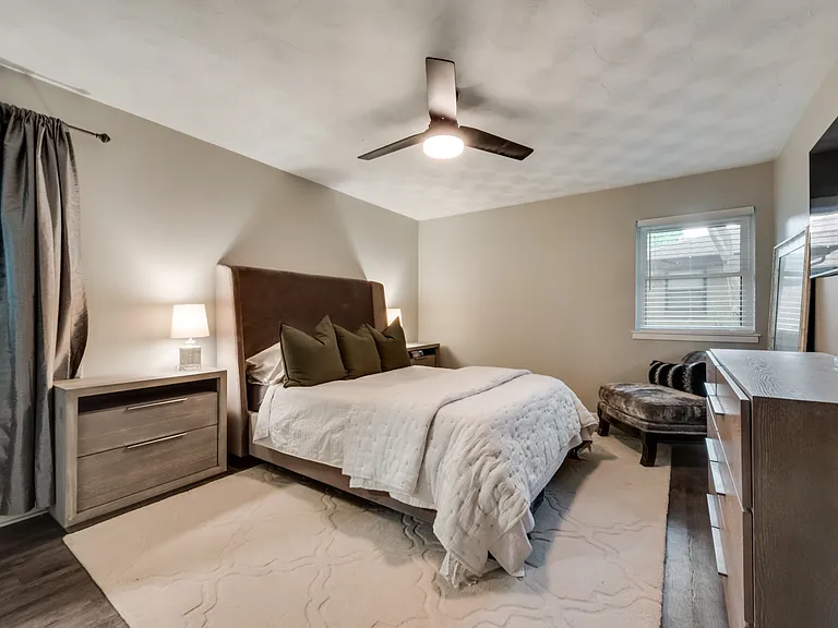 1718 Westminster Dr — Photo 6