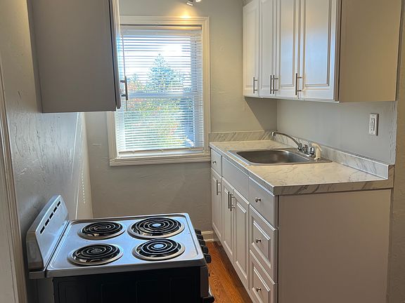 2nd image of 592-594 Main St #6