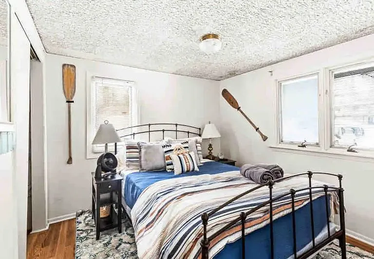7590 Barrs Lake Rd — Photo 21