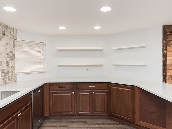4th image of 2432 W Eastwood Ave #G