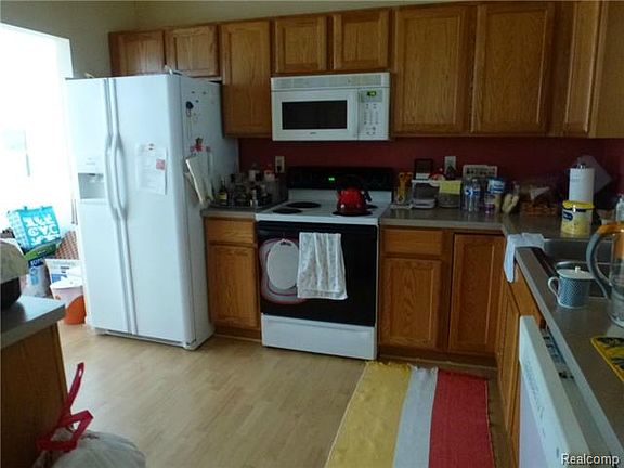 5th image of 29793 Palmer Ct #1