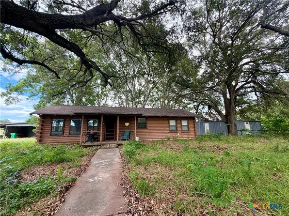 17 County Road 236a, Gonzales, TX 78629