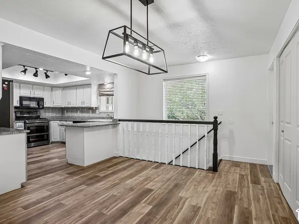 2112 N Sunset Dr, Layton, UT 84040