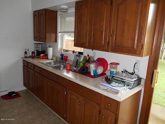 3rd image of 4449 Burgis Ave SE