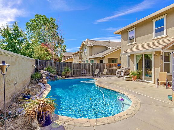 3rd image of 1181 Fergusen Way