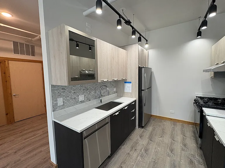 4601 S Ellis Ave #204 — Photo 4