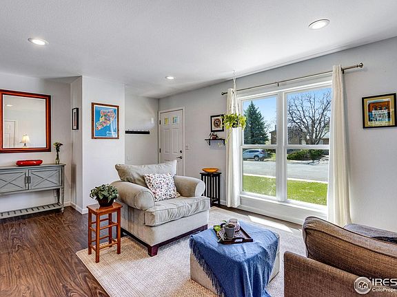5th image of 205 Lucerne Dr