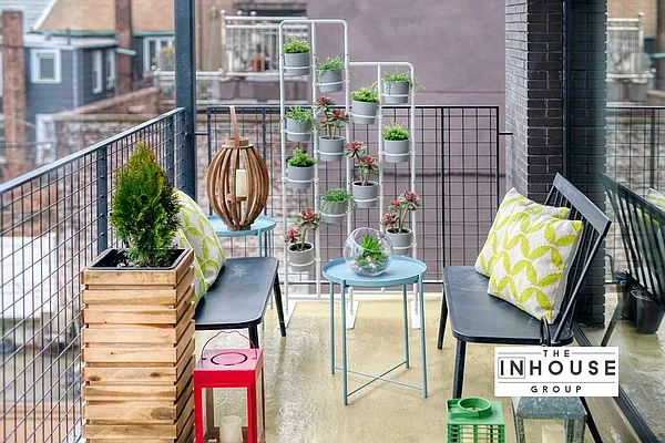 Sold by The In House Group | media 32