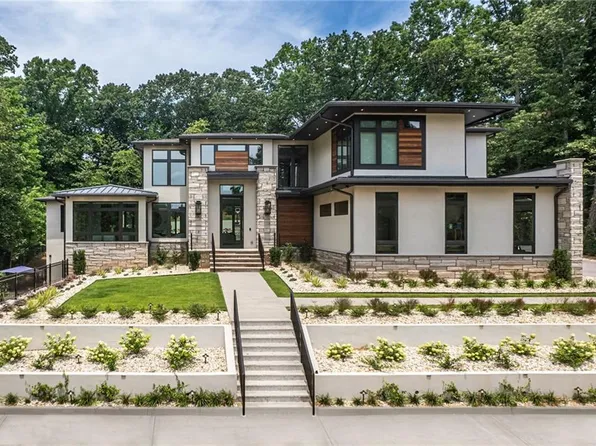1090 Kingston Dr, Sandy Springs, GA 30342