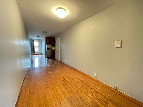 4th image of 371 Columbia St #22