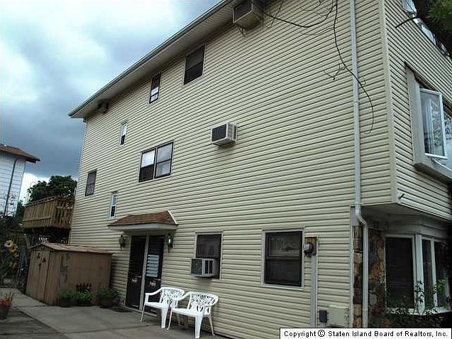 2nd image of 37 Blueberry Ln