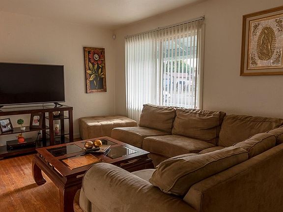 4th image of 5940 Sampson Blvd