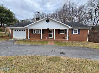 117 Sherwood Dr, Galax, VA 24333