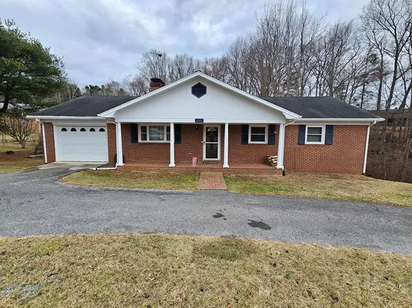 117 Sherwood Dr, Galax, VA 24333