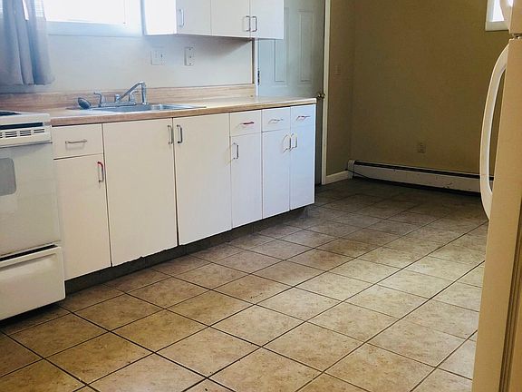 3rd image of 8916 Maple Dr #2
