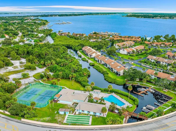 1561 NE 12th Terrace #C-14, Jensen Beach, FL 34957