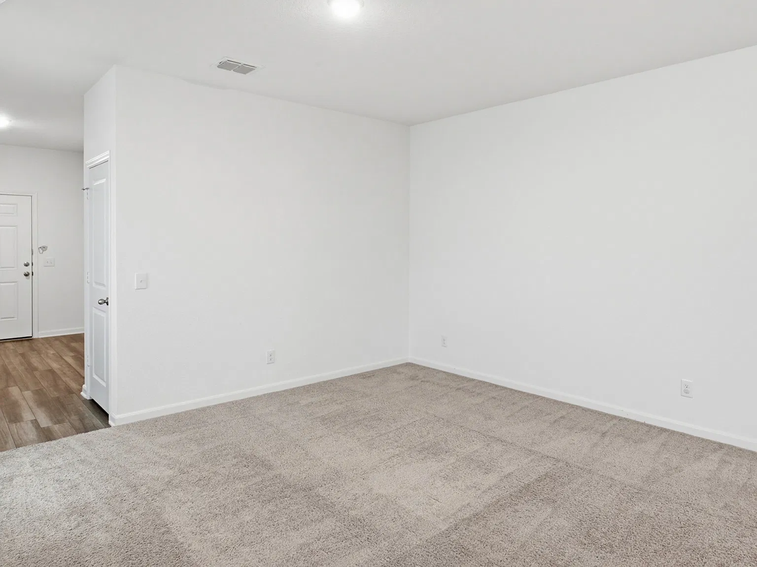 3 bed, 1401 sqft, $1,630 — Photo 4