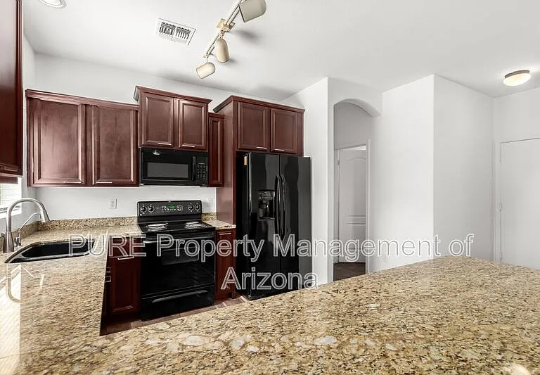 17753 W Caribbean Ln — Photo 32