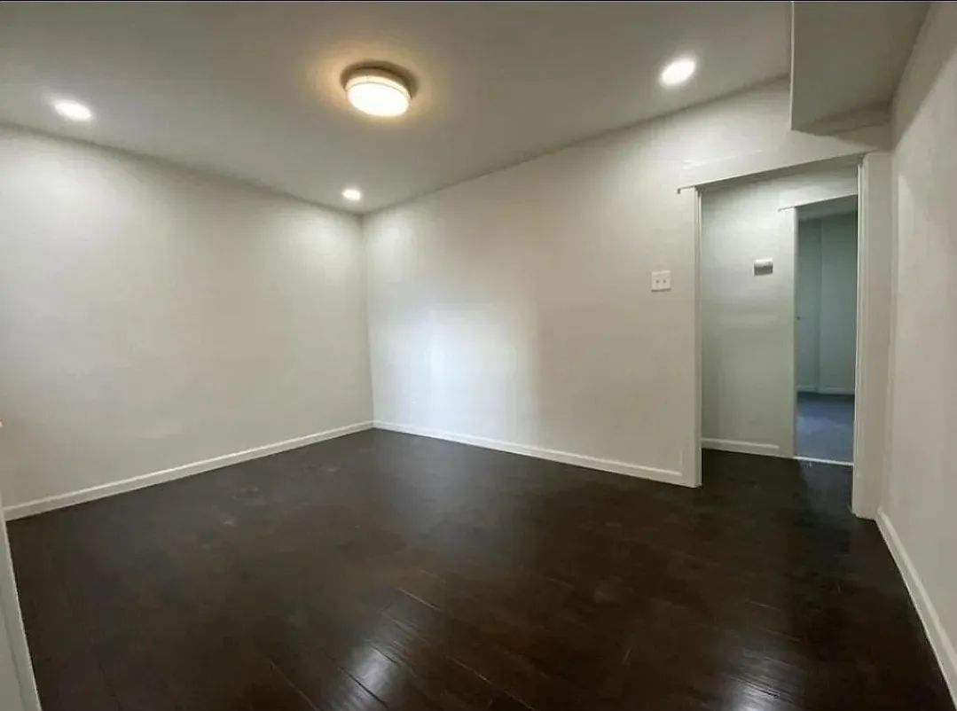 2 bed, 1000 sqft, $1,450 — Photo 2