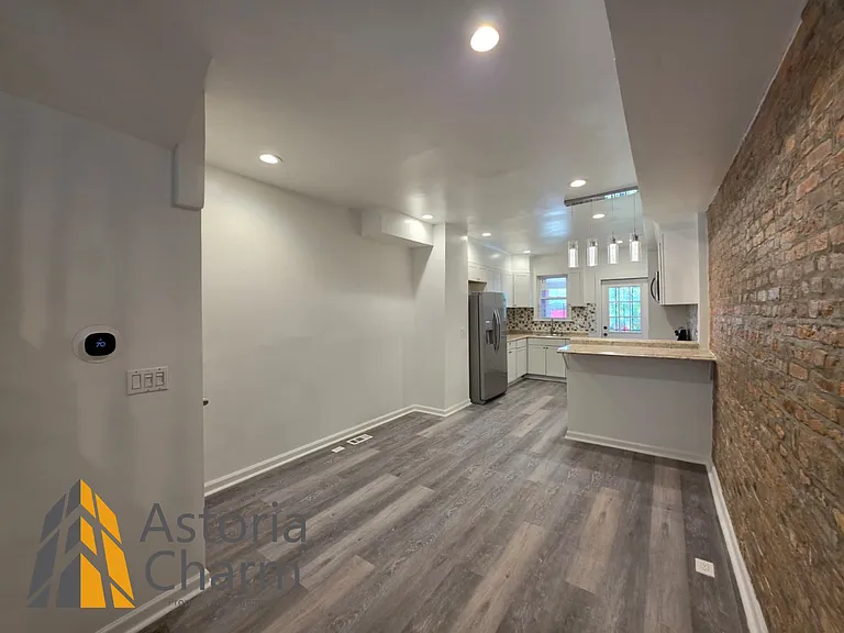 519 E 28th St — Photo 39