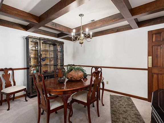 4th image of 4540 Laclede Ave APT 206