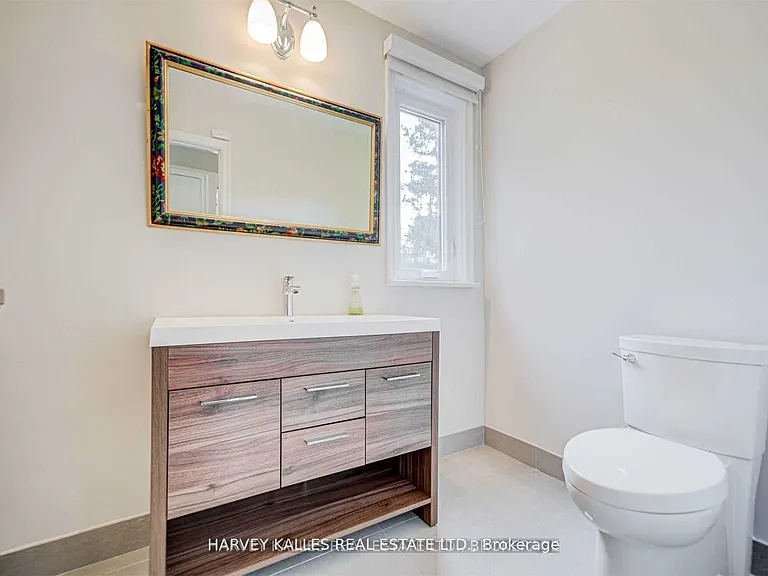 209 Lytton Blvd — Photo 6