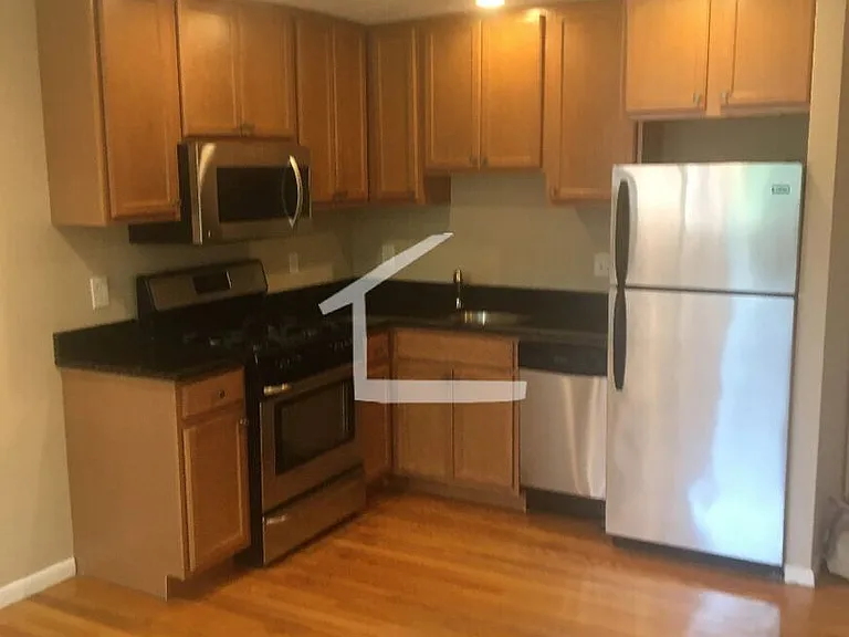360 Market St #2B — Photo 1