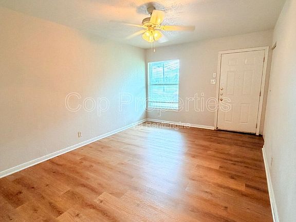 4th image of 827 Dunwoodie Dr