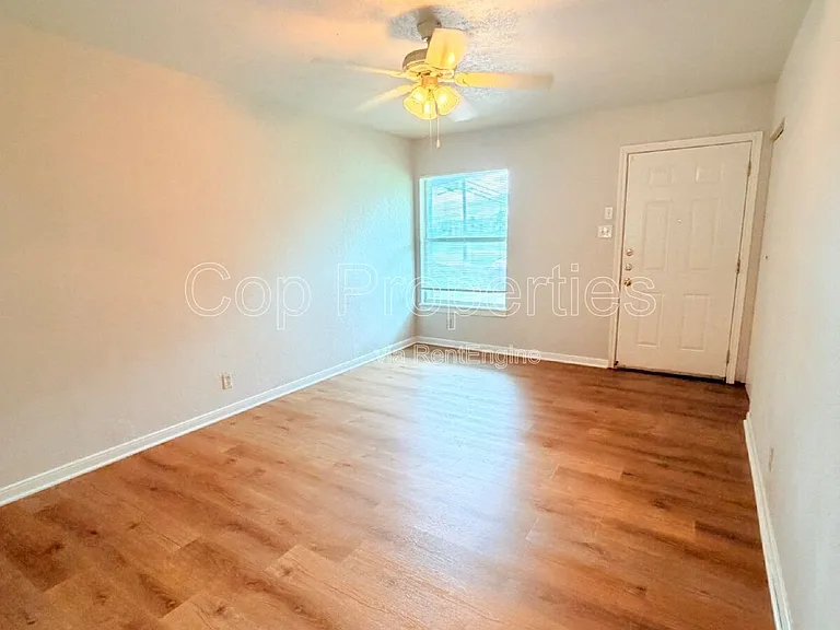 827 Dunwoodie Dr — Photo 4