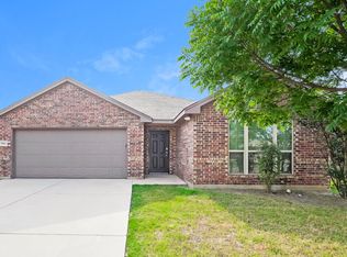 7653 Rainbow Creek Dr, Fort Worth, TX 76123
