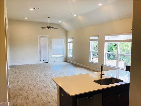 Kitchen/dining/Living