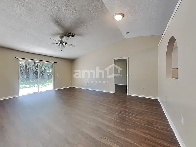 1625 Hudderfield Cir — Photo 7