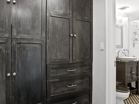 5th image of 405 W 23rd St APT 7K