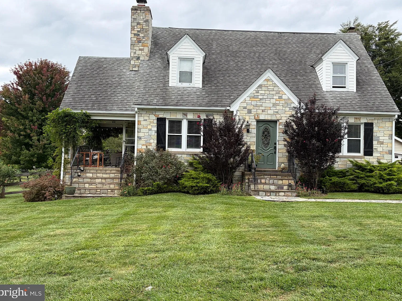 3 bed, 2.0 bath, 1871 sqft, $3,175 — Photo 1