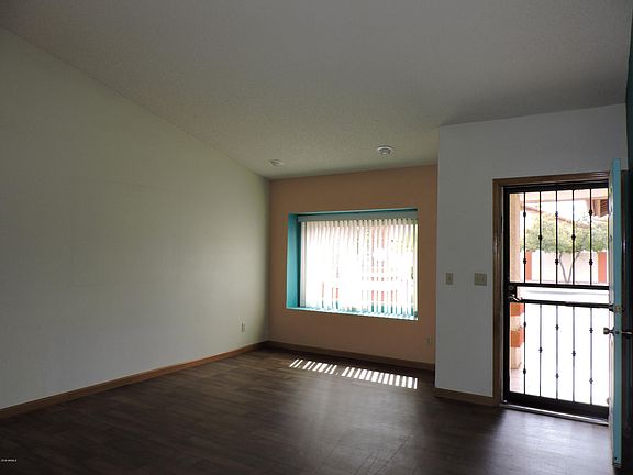 2nd image of 542 S Higley Rd Unit 3