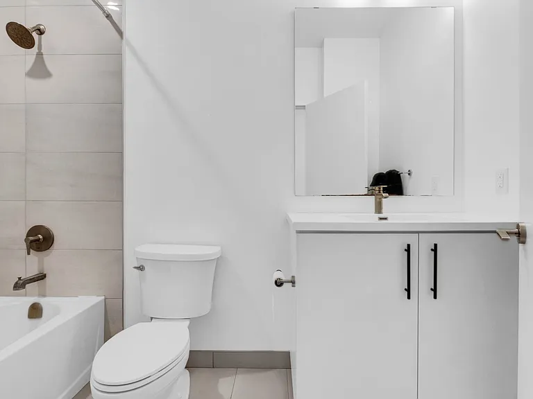 5 Wellington St S #208 — Photo 21