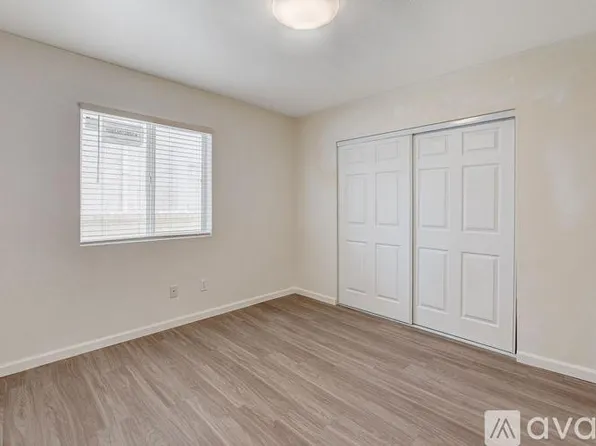 405 S 10th St #3, Las Vegas, NV 89101